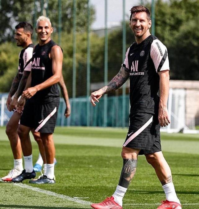 表现脱颖而 表现脱颖而