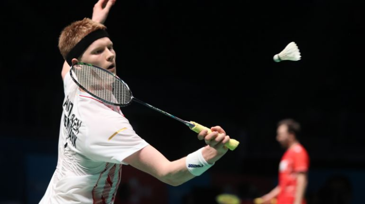 现出了他的 现出了他的