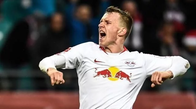 村内和赛场 村内和赛场